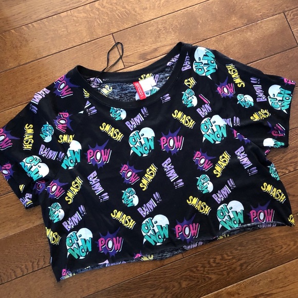 H&M Tops - Cropped pop art tee